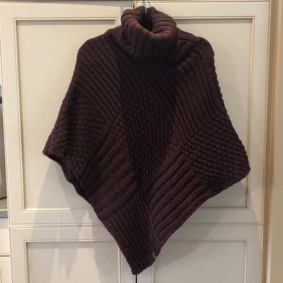 Roots turtleneck poncho - Picture 1 of 2
